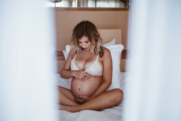 zwangerschapsreportage in lingerie