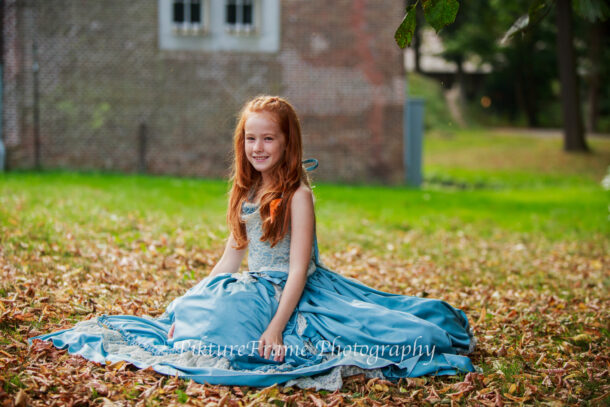 prinses fotoreportage bij oud kasteel inclusief echte prinsessenjurk