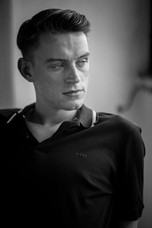 linked-inn portret van een jongeman
